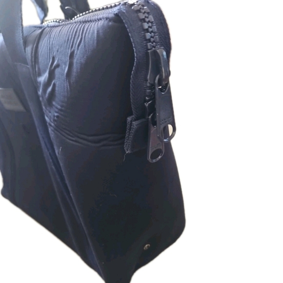 Dagne Dover Navy Blue 365 Neoprene Landon Travel & Gym Weekend Bag Medium - Picture 6 of 13